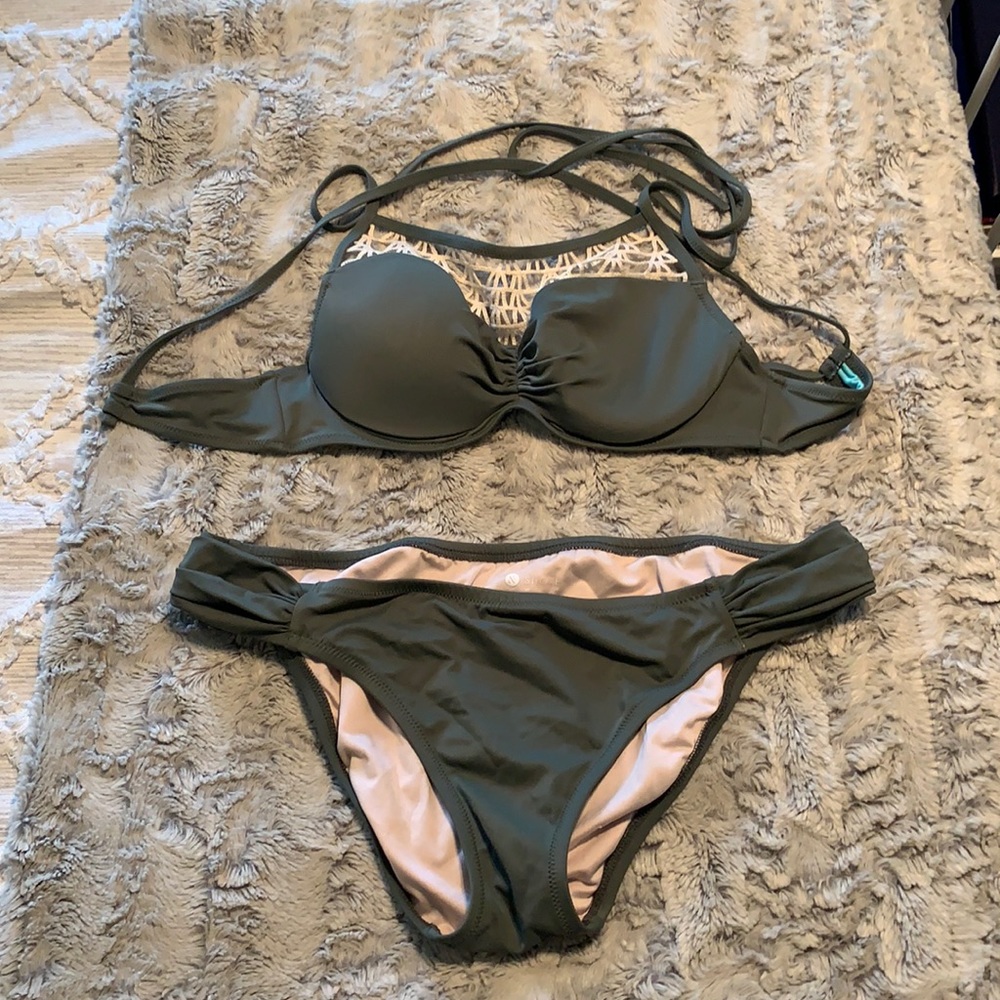 Hunter green bikini swim! Shade and Shore